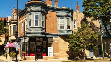 Main picture of 3100 N Western Ave