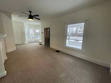 Main picture of 534 1/2 Chestnut St
