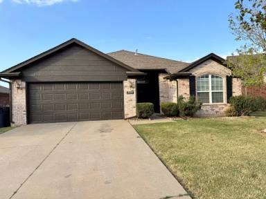 Main picture of 2520 NW 179th Ct