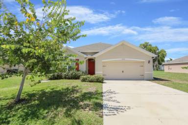 Main picture of 2550 SE Rock Springs Dr