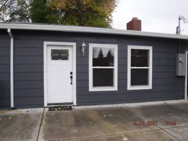 Main picture of 328 Oak St