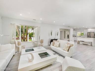 Main picture of 10 Prospect Dr