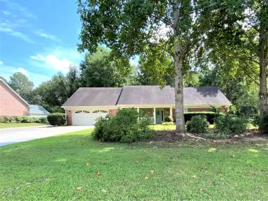 Main picture of 169 Simeon Dr