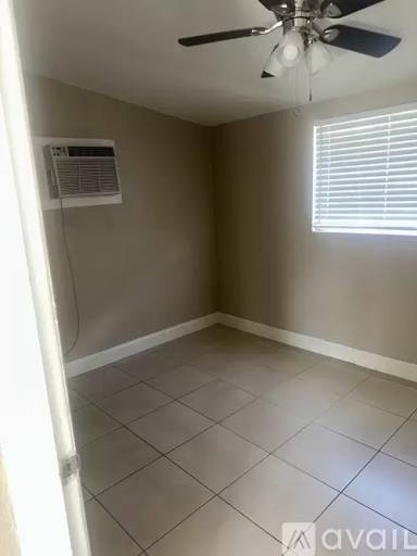 Main picture of 841 N 70th Way