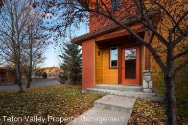 Main picture of 7552 Mountain Laurel Dr