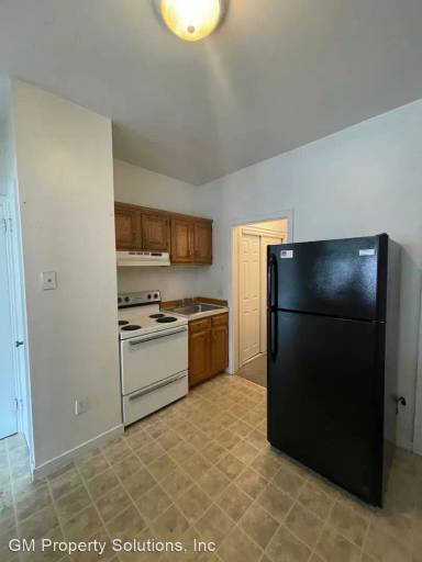 Main picture of 1 S Market St