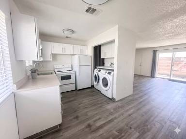 Main picture of 519 SE 20th Ave