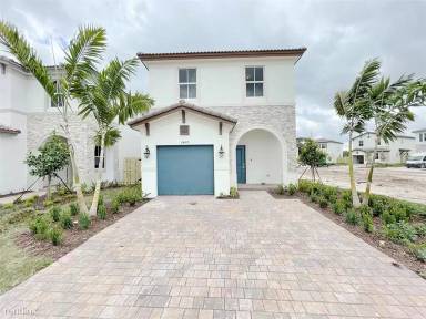 Main picture of 2420 SW 131st Ct