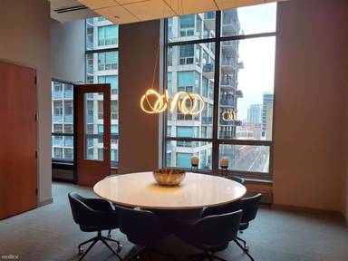 Main picture of 806 S Michigan Ave