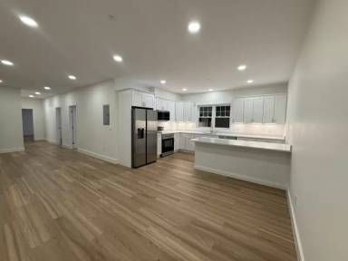 Main picture of 124 Abbott St
