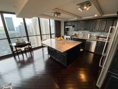 Main picture of 10 E Ontario St Apartments