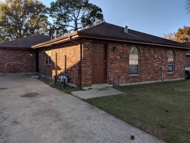 Main picture of 2605 Tupelo St