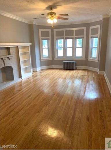 Main picture of 9006 S Escanaba Ave
