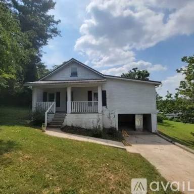 Main picture of 615 Evans St