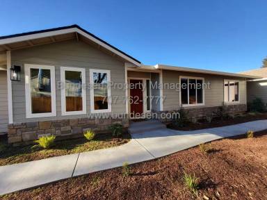 Main picture of 411-413 6th Street Apartments