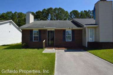 Main picture of 100 - 102 Live Oak Ct