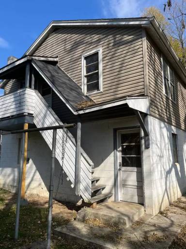 Main picture of 127 1/2 N Penn St
