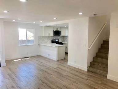 Main picture of 8695 Franklin St