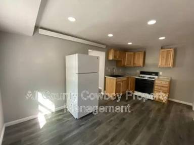 Main picture of 719 S 6th St