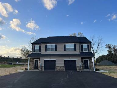 Main picture of 8451 Hamilton Blvd