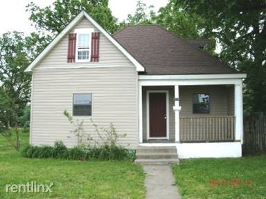 Main picture of 720 E Commercial St