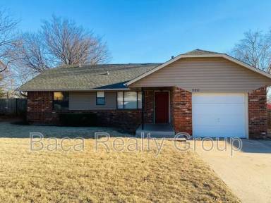 Main picture of 920 Mockingbird Ln