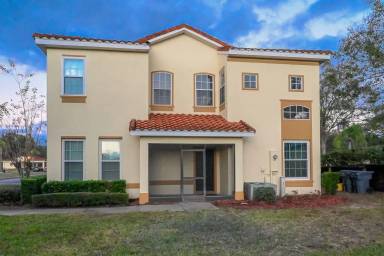 Main picture of 704 Monroe Cir