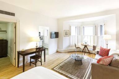Main picture of 383 Commonwealth Ave
