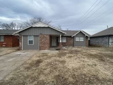Main picture of 109 NE 3rd St