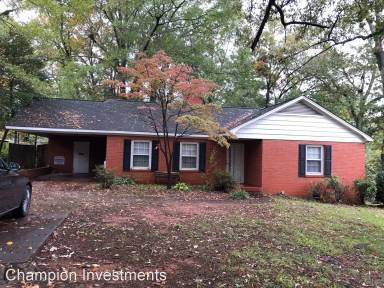Main picture of 717 W Oak St
