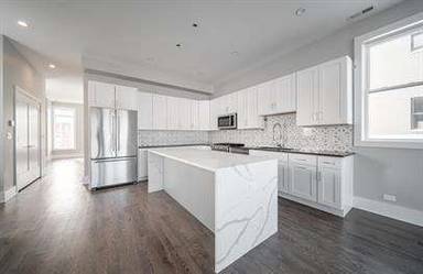 Main picture of 562 W 18th St