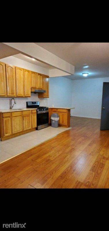 Main picture of 2157 E 18th St