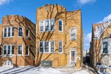 Main picture of 5246 W Melrose St