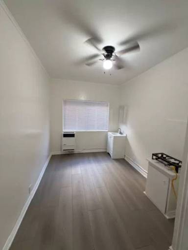 Main picture of 647 W 18th St