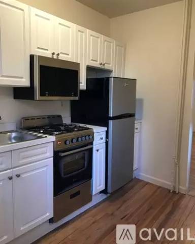 Main picture of 255 West 10th St