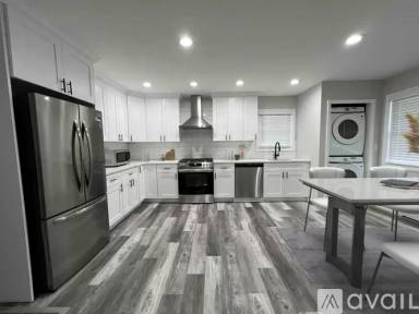 Main picture of 126 Grand Blvd