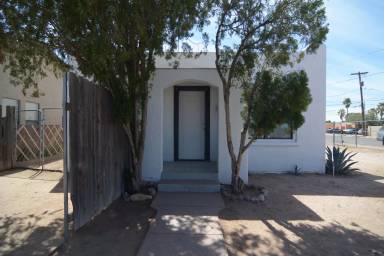 Main picture of 332 E Alturas St