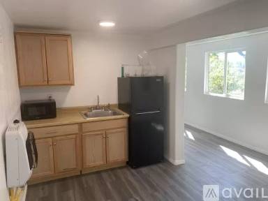 Main picture of 11390 Lake Blvd