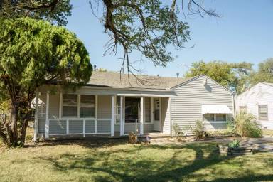 Main picture of 2749 N Poplar St