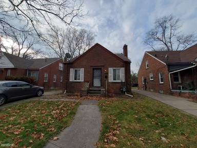 Main picture of 18937 Lindsay St