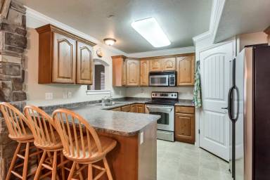 Main picture of 956 W 580 S