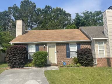 Main picture of 204 Live Oak Ct