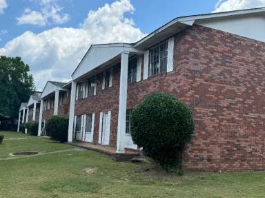 Main picture of 2220 Ticknor Dr