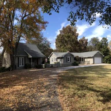 Main picture of 705 Hooper Creek Rd