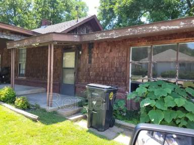Main picture of 1229 Woodlawn Ave