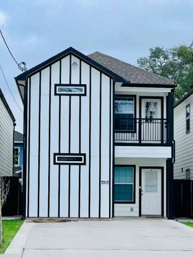 Main picture of 7913 Canal St