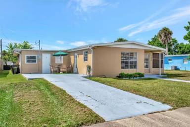 Main picture of 7959 Hyde Park Ave