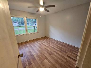 Main picture of 1377 Dianne Dr