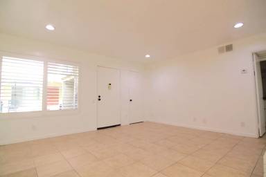 Main picture of 21219 Roscoe Blvd