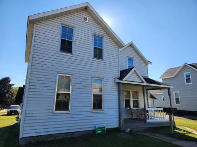 Main picture of 833 Main St